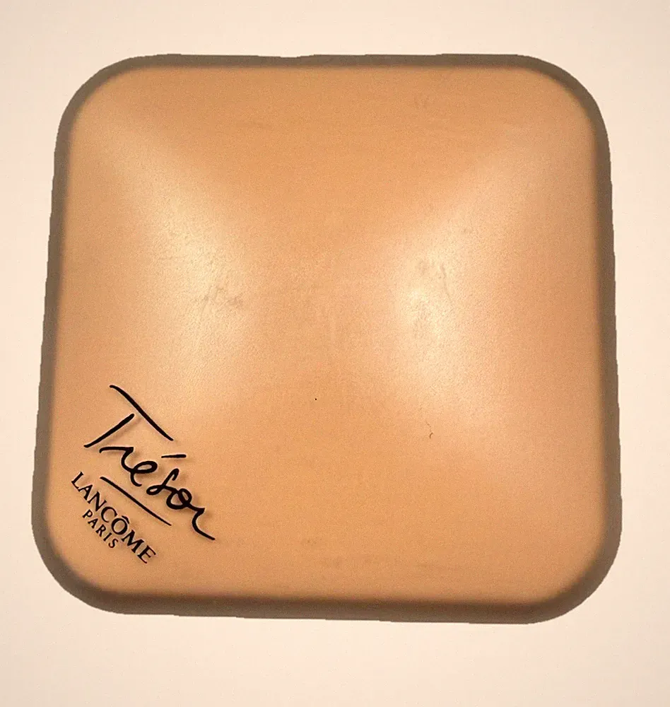L'ancome TRÈSOR Pressed Perfumed Body Powder 2.6 oz RARE HTF DISCONTINUED - NEW