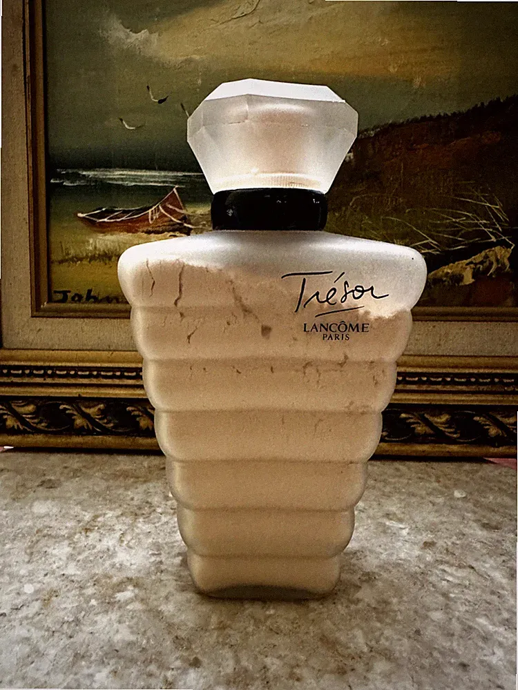 Treson 3.5 oz Perfumed Body Powder by Lancome (new)